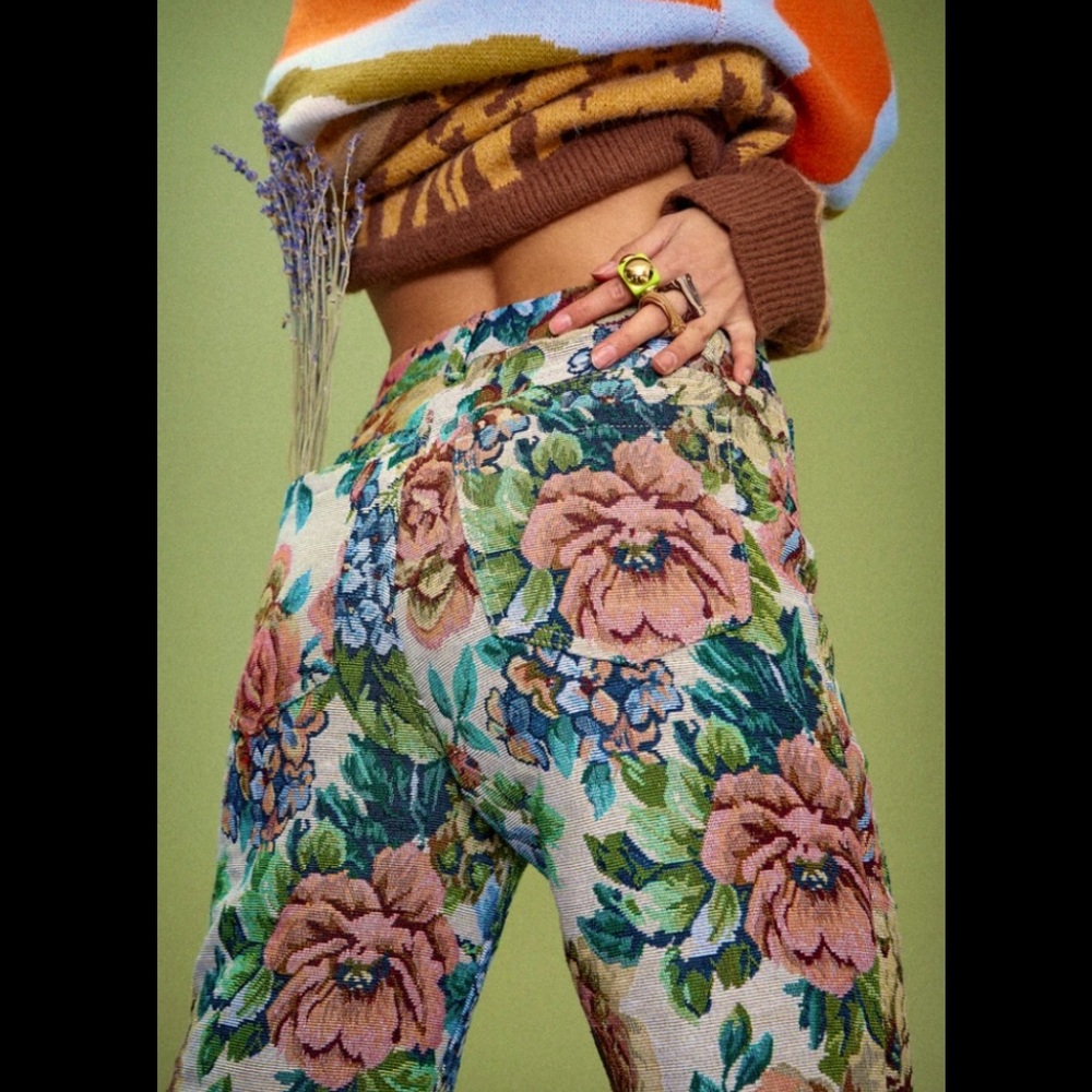 WOVEN VINTAGE FLORAL SLOUCHY FIT JEANS